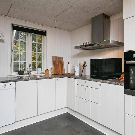 Five-Bedroom Holiday home in Blåvand 20 * Ho