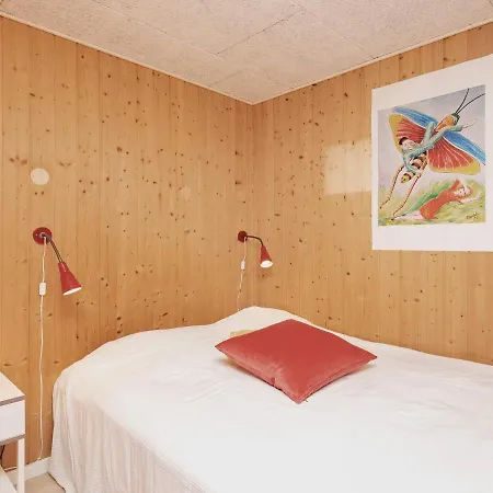 Five-Bedroom Holiday home in Blåvand 20 *