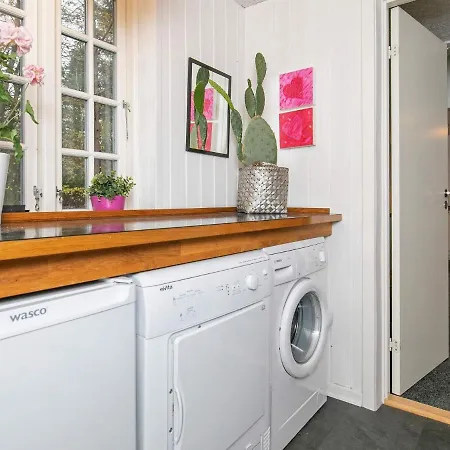 Five-Bedroom Holiday home in Blåvand 20 Feriehus Ho