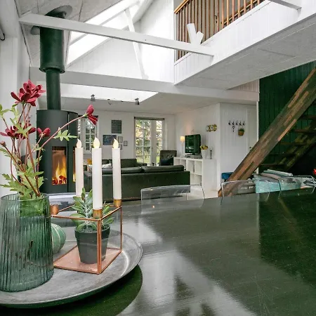 Five-Bedroom Holiday home in Blåvand 20 *