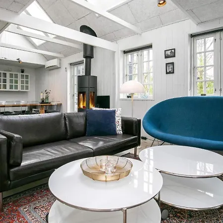 Five-Bedroom Holiday home in Blåvand 20 Ho