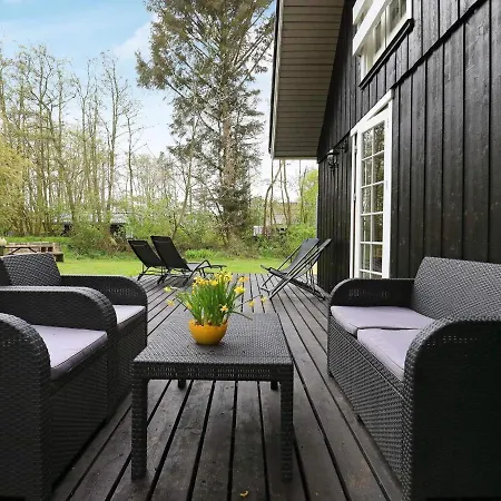 Five-Bedroom Holiday home in Blåvand 20 Ho