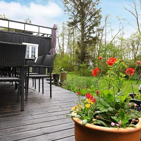 Five-Bedroom Holiday home in Blåvand 20 Feriehus *