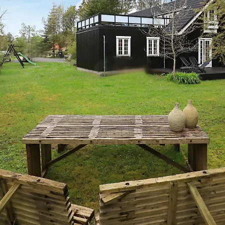 Five-Bedroom Holiday home in Blåvand 20 *