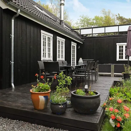 Five-Bedroom Holiday home in Blåvand 20